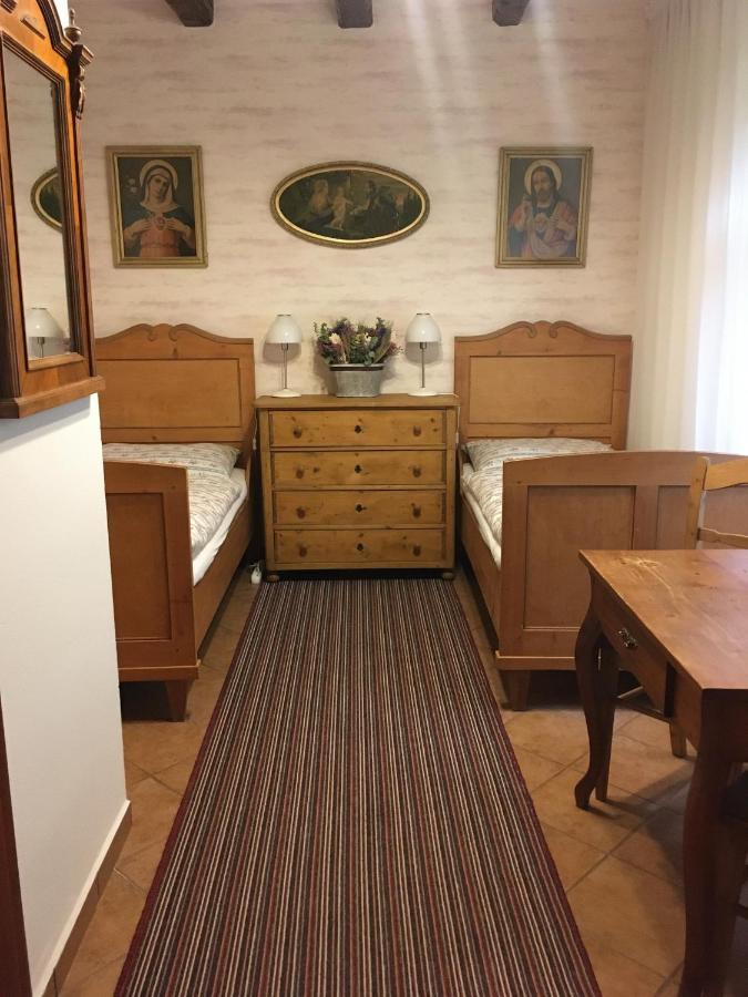 Penzion Primase Дольни-Вестонице Экстерьер фото